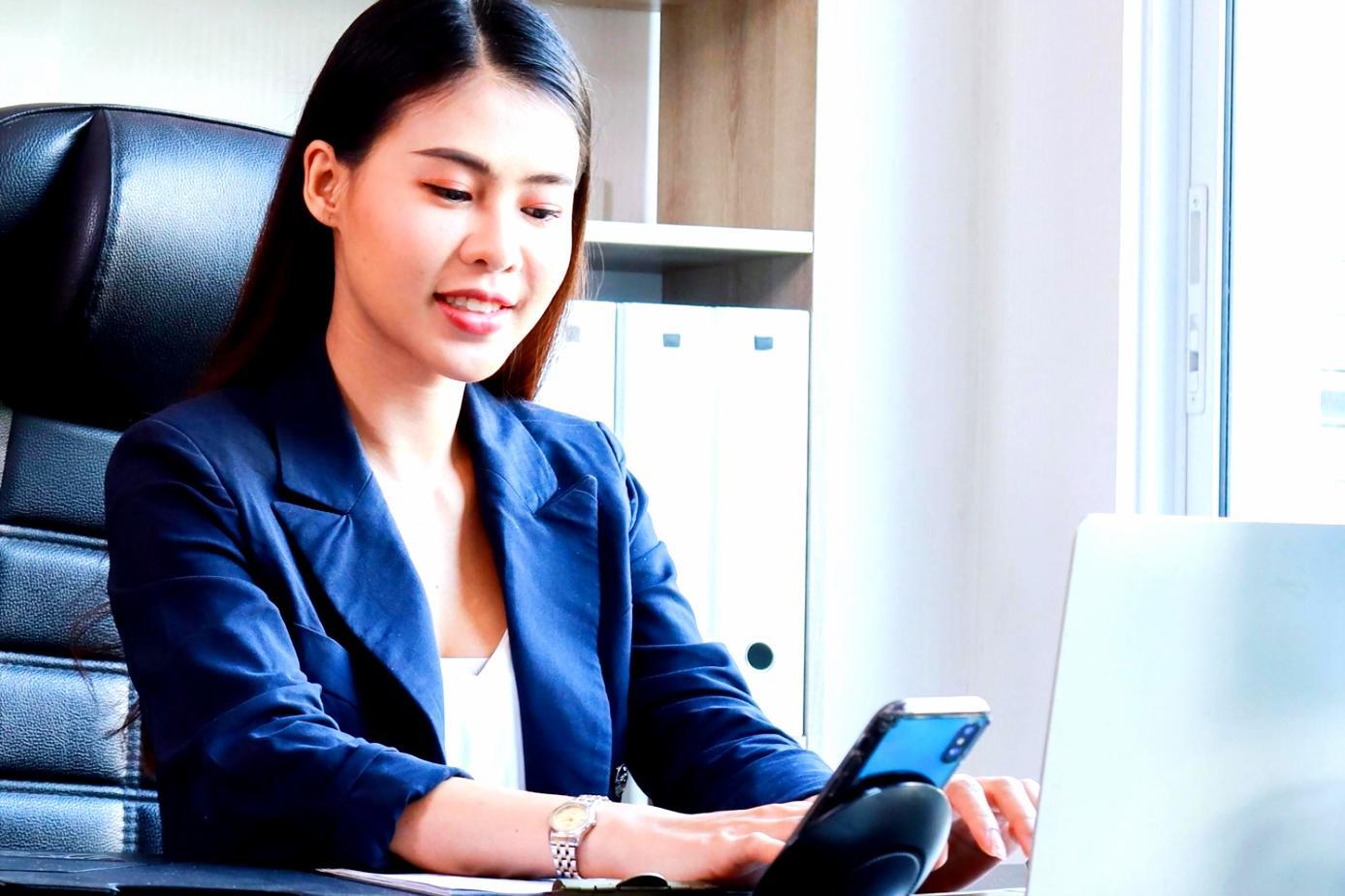 Análisis de gráficos financieros con indicadores técnicos aplicados